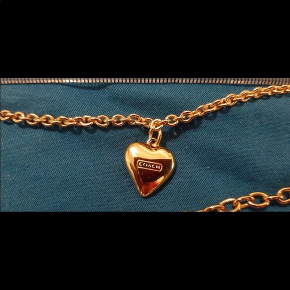 Beautiful coach golden colour necklace . - Picture 3 of 12